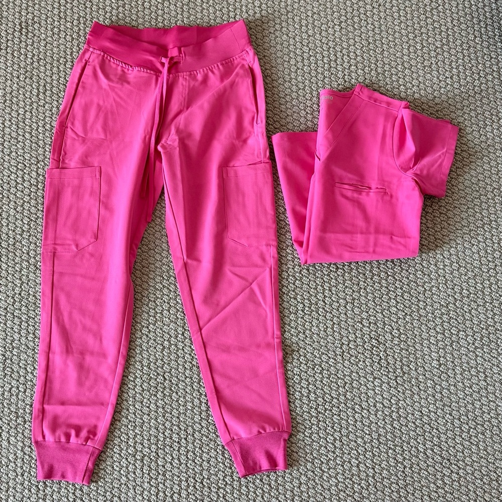 New Mandala scrubs set pink bubblegum